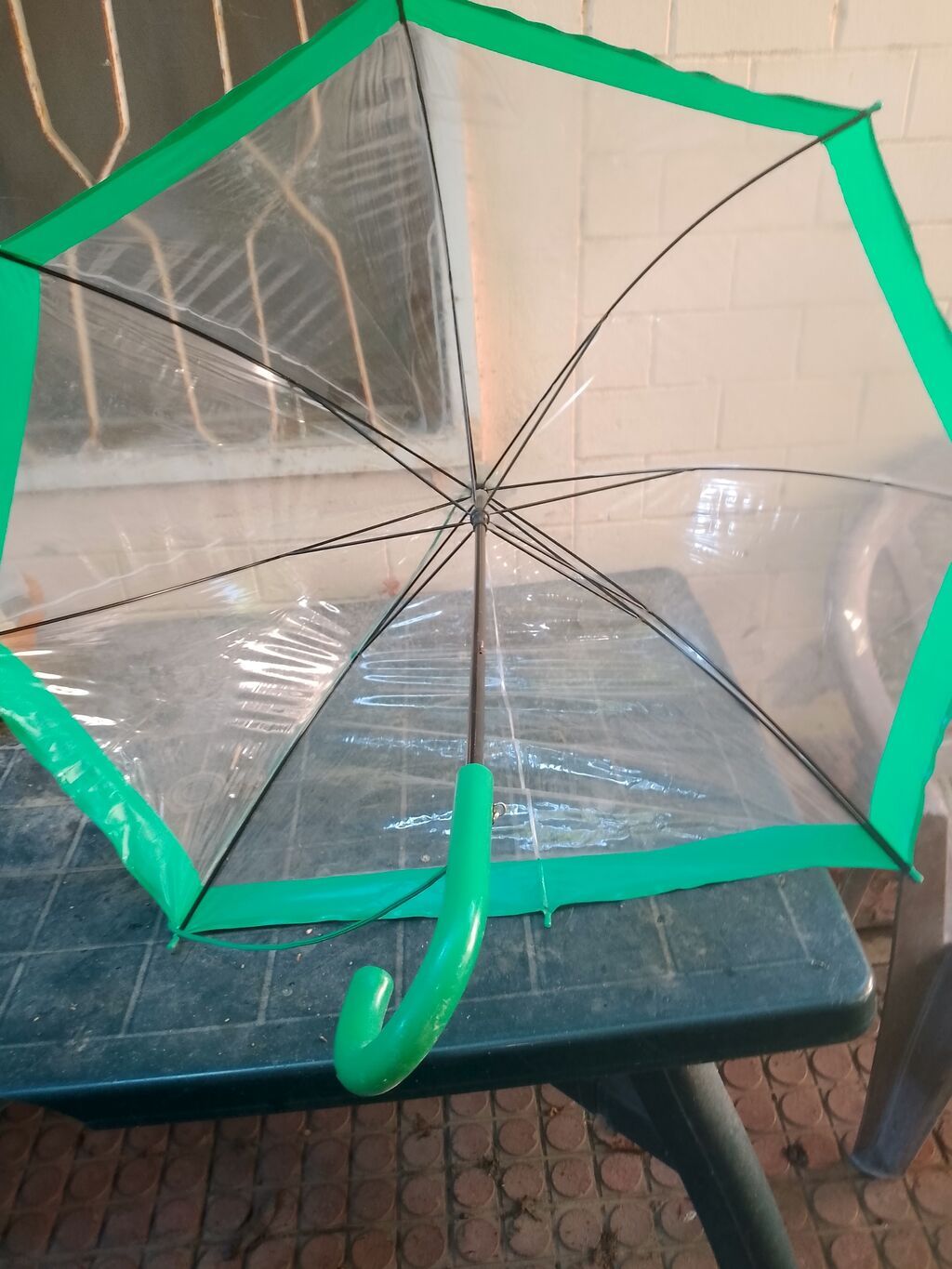 Şəffaf yağış çətiri – yaşıl haşiyəli - Material: şəffaf PVC örtük — Bağ çətirləri, Bakı (2)