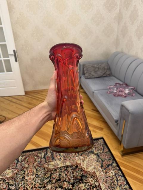 Bir vaza, Bogem şüşəsi — 35 ₼ · Baku · Vaazalar, kreslolar, süni çiçəklər Bir vaza, Bogem şüşəsi — Baku
