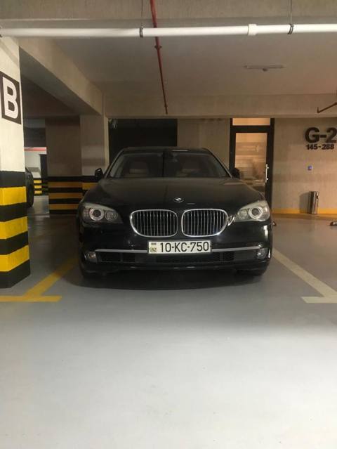 BMW 750Lİ Almaniyadan sifarişlə hazırlanıb. 10 ildir məndədi. 2-ci — Bakı