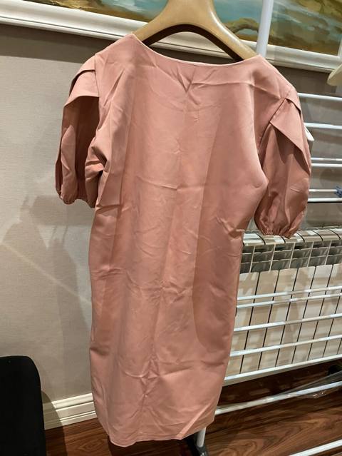 Zərif qızılgül rəngində qadın donu - Model: Düz kəsim, midi uzunluq — 11 ₼ · Баку · Gündəlik paltarlar Zərif qızılgül rəngində qadın donu - Model: Düz kəsim, midi uzunluq — Баку
