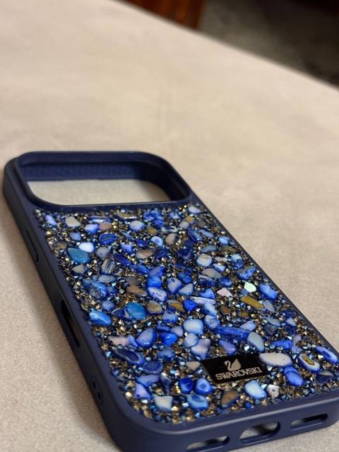 Məhsul: Swarovski bəzəkli telefon qabı - Model: Geniş kamera kəsiyi — 20 ₼ · Bakı · Digər Məhsul: Swarovski bəzəkli telefon qabı - Model: Geniş kamera kəsiyi — Bakı