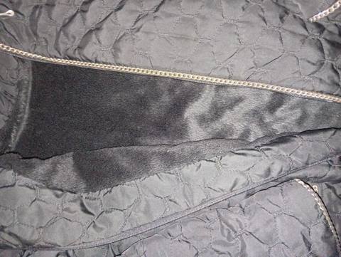 Qadın üçün qara rəngli kapüşonlu qışlıq gödəkçə - Material: üst hissə — 10 ₼ · Bakı · Jaketlər Qadın üçün qara rəngli kapüşonlu qışlıq gödəkçə - Material: üst hissə — Bakı