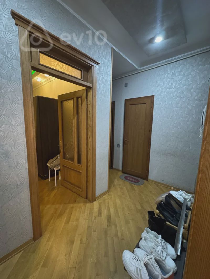 For sale: 2-room apartment (old building), 75 m² — Mənzil, Bakı (8)