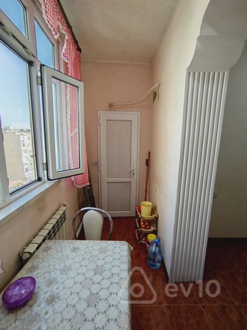 For sale: 4-room apartment (old building), 104 m² — Mənzil, Bakı (10)