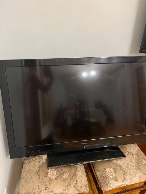 Regal LCD televizor - Ekran diaqonalı təxminən 40–42 düym - Geniş — Elanın Sahibi