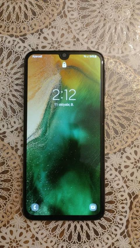 Samsung Galaxy A40, 64 GB, rəng - Qara, İki sim kartlı — 150 ₼ · Mingəçevir · Samsung Samsung Galaxy A40, 64 GB, rəng - Qara, İki sim kartlı — Mingəçevir
