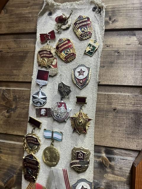 SSR dövrünə aid orden və medallar kolleksiyası bir ədədi 200 azna — 200 ₼ · Digah · Digər SSR dövrünə aid orden və medallar kolleksiyası bir ədədi 200 azna — Digah