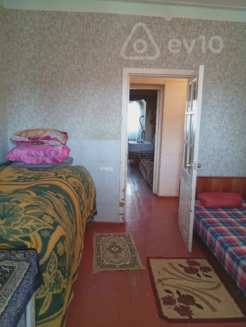 For sale: 2-room apartment (old building), 50 m² — Mənzil, Bakı (11)