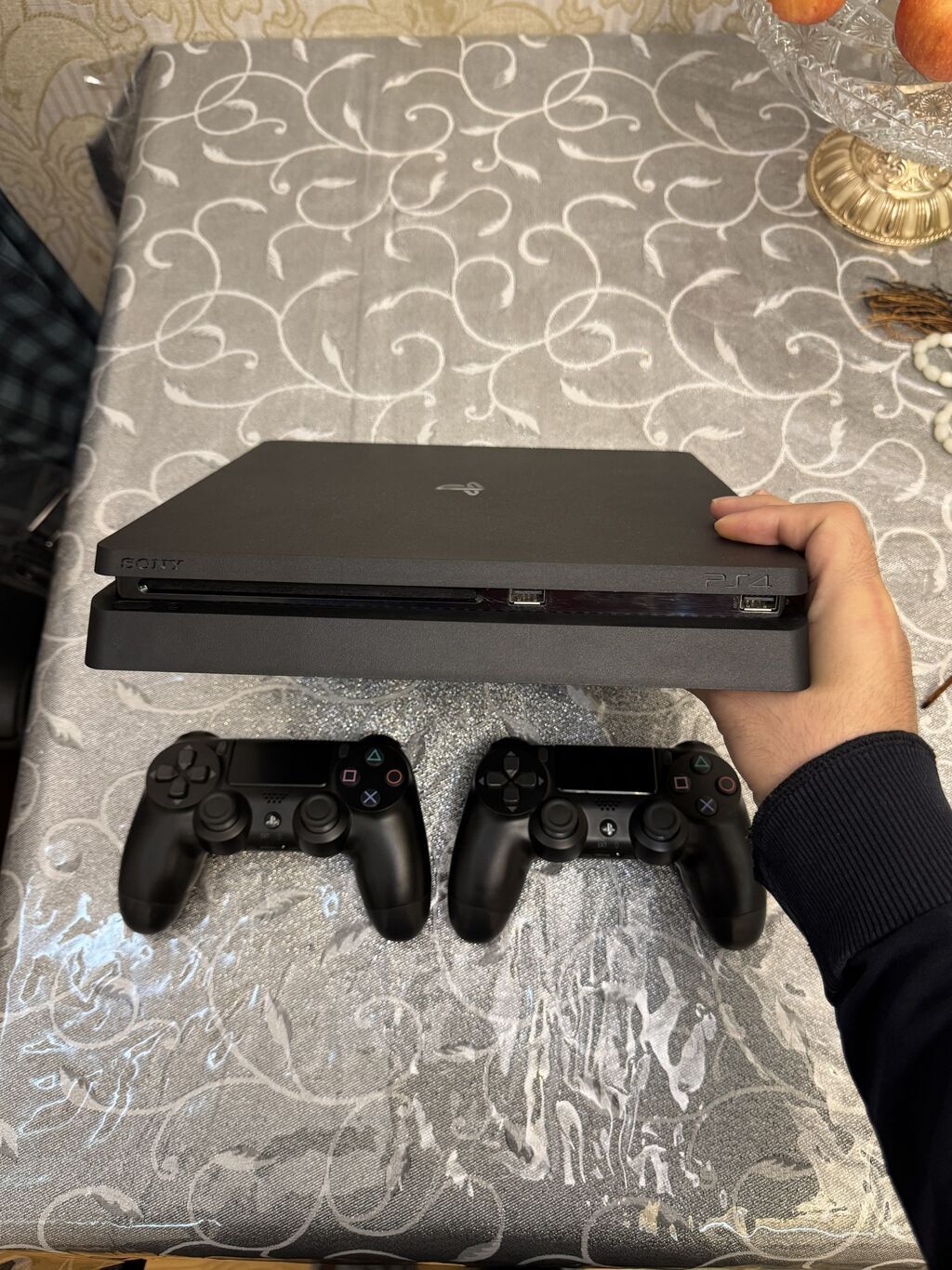 Playstation 4 Slim 500GB hec bir problemi yoxdur,ela — Oyun konsolları, Bakı (2)