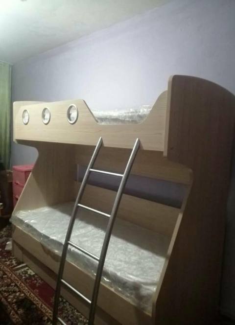 Ikimertebeli çarpayi.qiymet 250 man.matraslarla birge.unvan — Все для детей