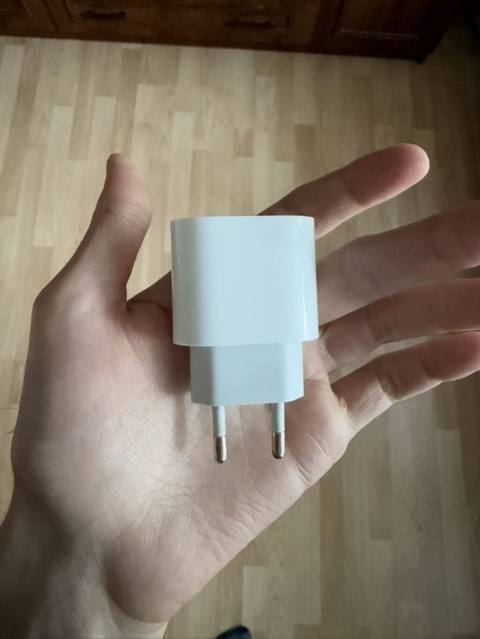 Iphone adapteri — 20 ₼ · Bakı · Şarj cihazları Iphone adapteri — Bakı