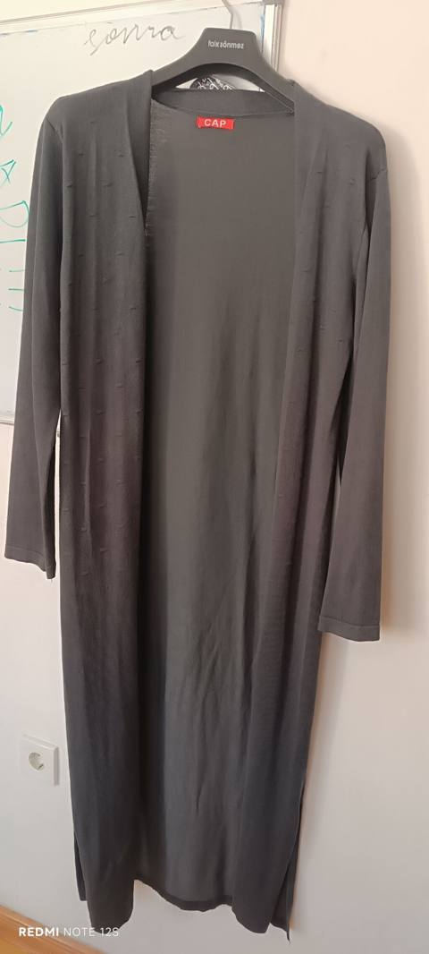 Qadın uzun kardiqan – CAP brendi - Rəng: boz - Model: açıq — 10 ₼ · Bakı, Nərimanov · Coqlar və zaqetlər Qadın uzun kardiqan – CAP brendi - Rəng: boz - Model: açıq — Bakı