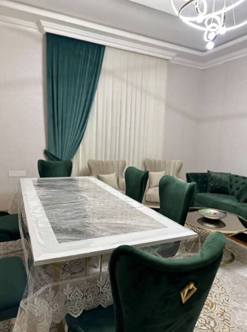 Yemək otağı dəsti - Dördkünc, geniş stol: mərmər naxışlı parlaq üst — 2 500 ₼ · Bakı · Masalar və stullar Yemək otağı dəsti - Dördkünc, geniş stol: mərmər naxışlı parlaq üst — Bakı