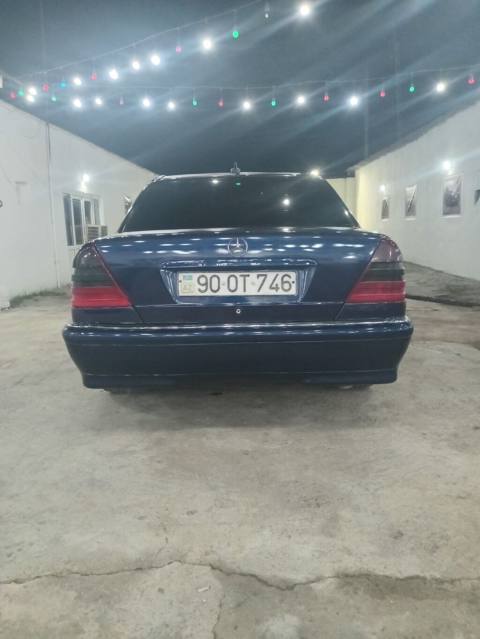 Mercedes-Benz E230, 1998-ci il, 2.3 mühərrik. Maşının vəziyyəti — Saatlı