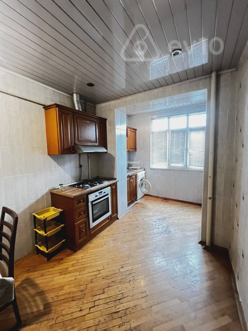 For sale: 2-room apartment (old building), 66 m² — Mənzil, Bakı (10)