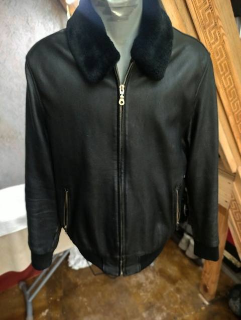 Kişi dəri gödəkçəsi - Rəng: qara - Material: hamar dəri (xarici) — Баку