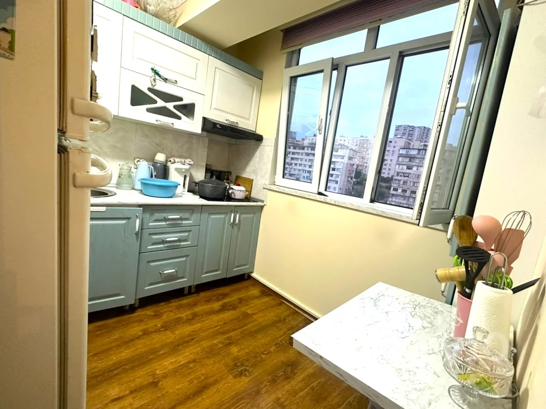 For sale: 2-room apartment (old building), 40 m² — Mənzil, Bakı (11)