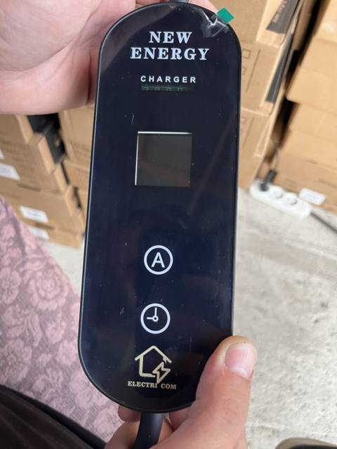 Elektrikli avtomobillər üçün “New Energy Charger” şarj cihazı. Adi — Баку
