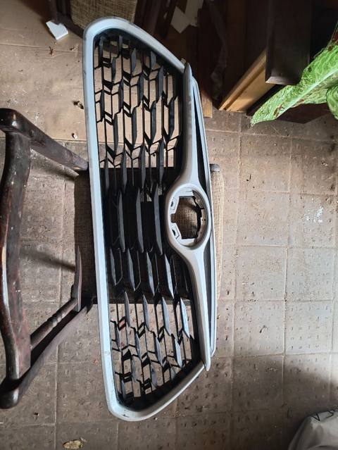 Toyoto Highlander uçun radiator barmaqlığı və ön sol fara qəzalıdır — 150 ₼ · Баку · Digər Toyoto Highlander uçun radiator barmaqlığı və ön sol fara qəzalıdır — Баку