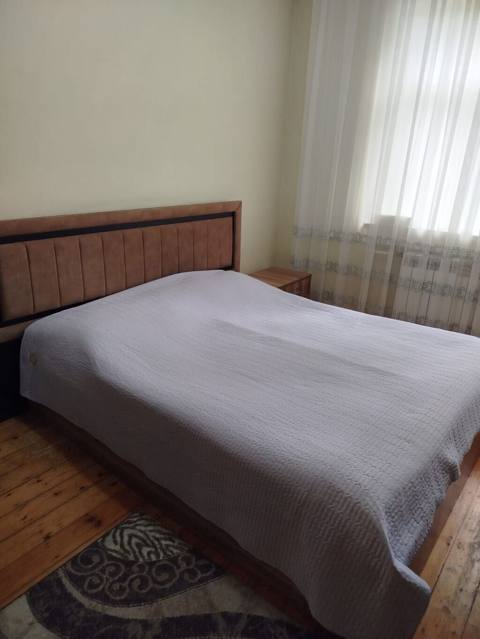 Yataq otağı mebeli – hamısı birlikdə satılır. Dəst: - Yumşaq başlıqlı — Жатын бөлме жиһазы жинақтары