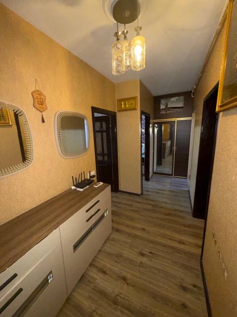 Satılır: 3 otaqlı mənzil, 58.3 m², 4/5 mərtəbə — 18 mikrorayon Çerkassi küçəsi — Недвижимость