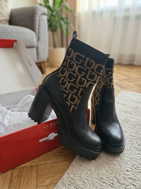 Guess, Ölçü: 39.5, rəng - Qara, İşlənmiş — Одежда, обувь, аксессуары