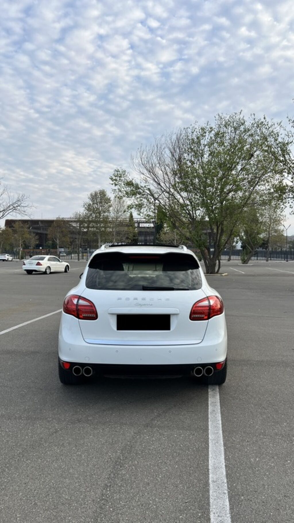 Porsche Cayenne təqdim olunur. Ağ rəngli premium sinif SUV modeli — Avtomobillər, Gəncə (9)