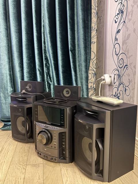 Sony musiqi mərkəzi / ev audio sistemi. Komplektə əsas idarəetmə — 450 ₼ · Баку · Akustik sistemlər Sony musiqi mərkəzi / ev audio sistemi. Komplektə əsas idarəetmə — Баку