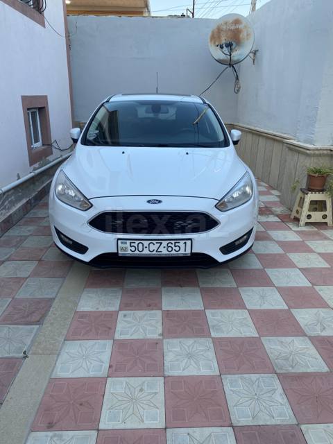 2015 Ford Focus, 2015, 240,000 km — Баку