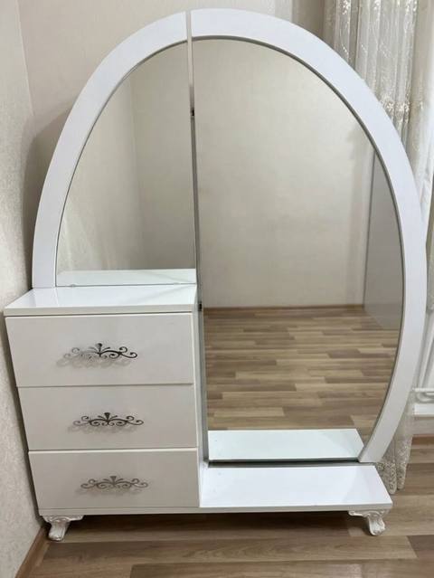 Yeni, Güzgülü, Azərbaycan — Saray