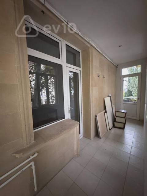 Obyekt, 100 m², Bakı şəhəri, Lermontov küçəsi, Nazirler kabinetinə yaxin — kirayə — Aytən Xanım