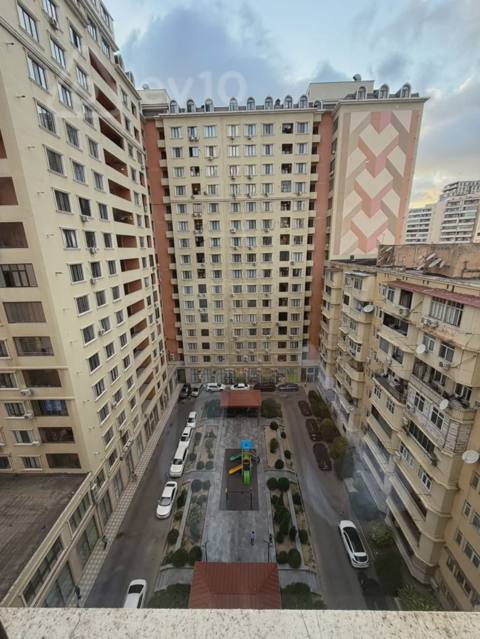 3 otaqlı mənzil, 100 m², Zahid Xəlilov küç — Баку