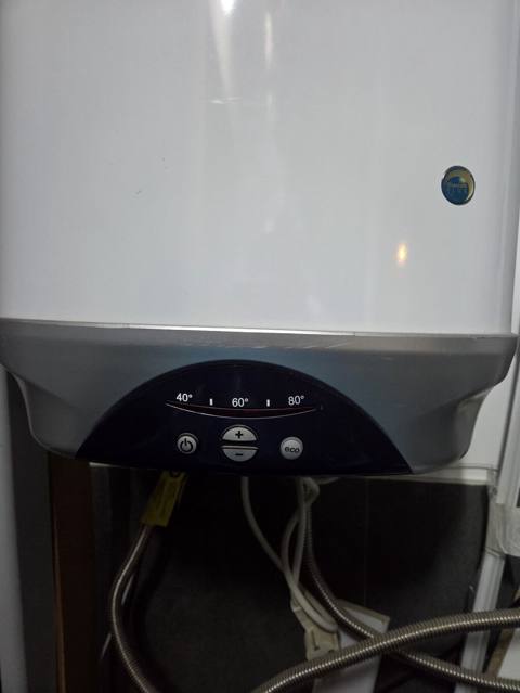 Satilir Ariston SHP ECO 65 V Slim 1,8K.Kombi olduguna gore istifade — Баку