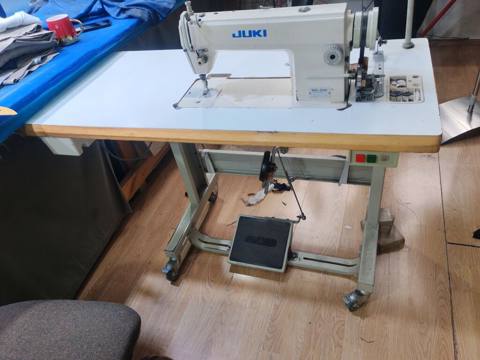 Jukı sənaye tikiş maşını Jukı markalı sənaye tipli tikiş maşını, masa — 180 ₼ · Masazir · Tikiş və işəmə maşınları Jukı sənaye tikiş maşını Jukı markalı sənaye tipli tikiş maşını, masa — Masazir