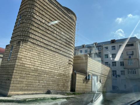 Yasemen qiz qalasinin arxasi 2otaq tam temirli uzun muddetli kiraye — Ganja