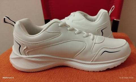 Teze krossovka satilir 20 azn, razmer 40/41 — 20 ₼ · Baku · Krossovkalar Teze krossovka satilir 20 azn, razmer 40/41 — Baku