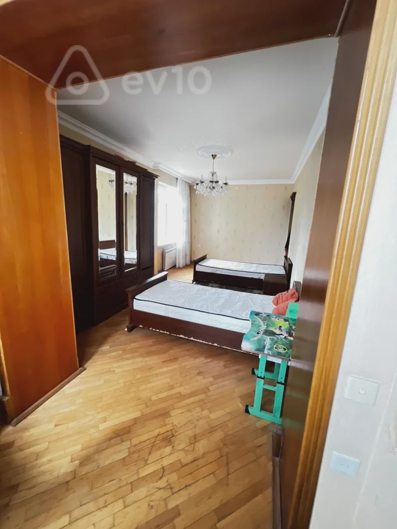 For sale: 2-room apartment (old building), 66 m² — Mənzil, Bakı (8)