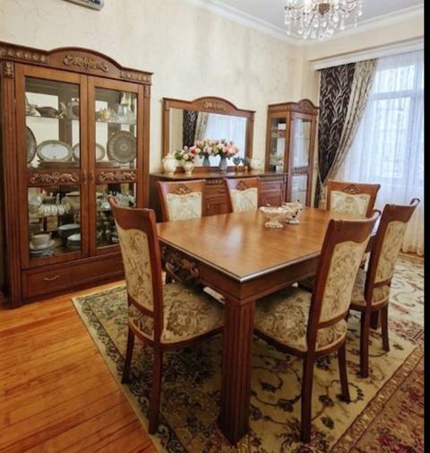 Yağmur mebelden alinib 990 manata satilir ideal veziyetde 10 — 990 ₼ · Baku · Qonaq otağı üçün Yağmur mebelden alinib 990 manata satilir ideal veziyetde 10 — Baku