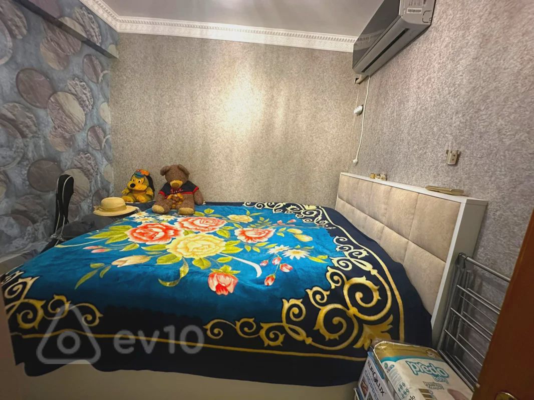 For sale: 2-room apartment (old building), 40 m² — Mənzil, Bakı (7)