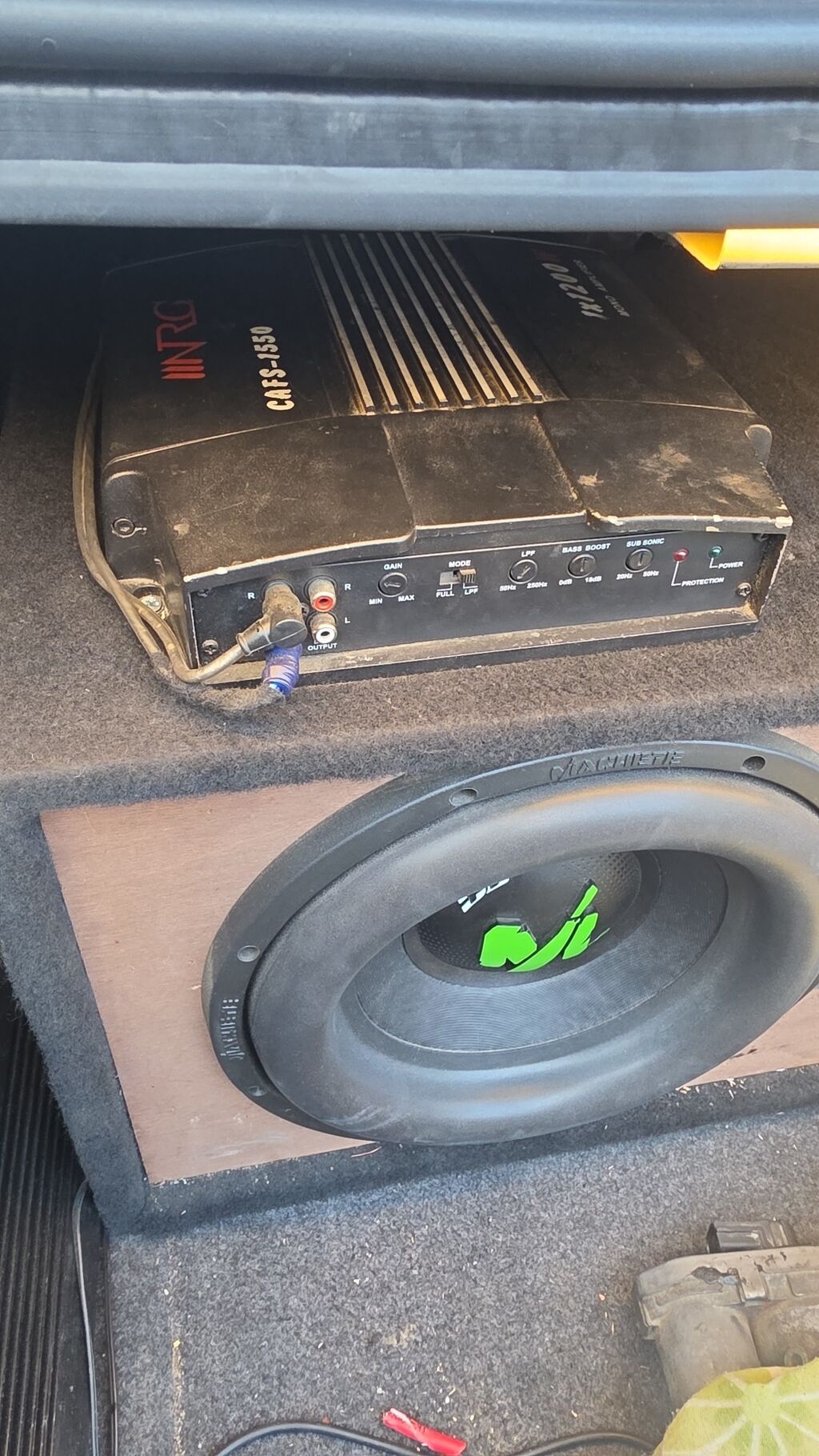 Mtrq CAFS-1550 mono avtomobil gücləndiricisi satılır. Model üzərində — Gücləndiricilər, qəbuledicilər və DAC, Bakı (3)
