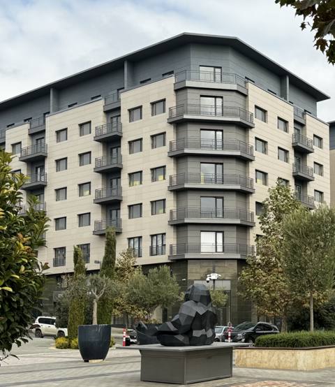 Satılır: 3 otaqlı mənzil, 128 m², 3/8 mərtəbə — Mərkəzi Bulvar küçəsi — Недвижимость