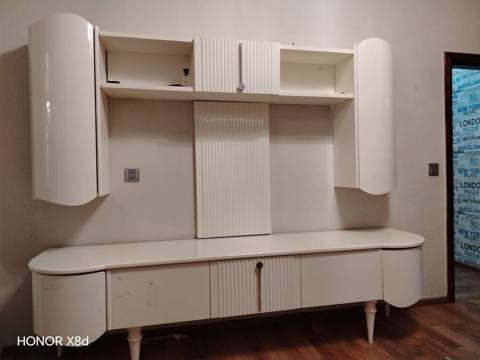 Tv stend satılır 150 azn. Şəhəriçı çatdırılma qiymətə daxildir/svnc — Баку