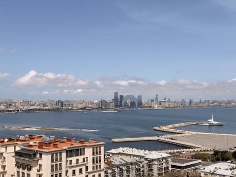 Satılır: 4 otaqlı mənzil, 179 m² — Xanlar küçəsi — 620 000 ₼ · 4 бөлмө · 179 m² · 14-кабат · Баку · Mənzil Satılır: 4 otaqlı mənzil, 179 m² — Xanlar küçəsi — Баку