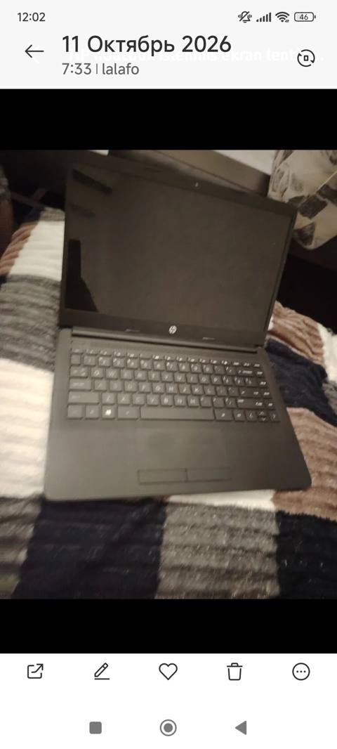 HP noutbuk satılır. Korpus qara rəngdədir, klassik və yığcam dizayna — Noutbuklar
