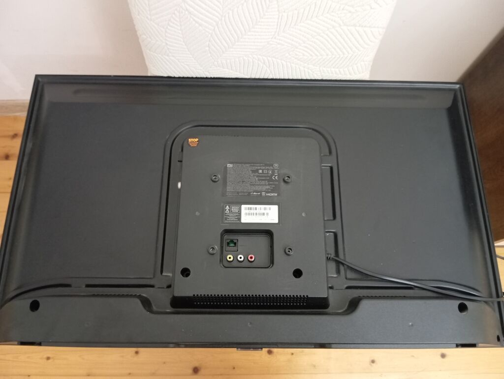 Xiaomi televizor Qara çərçivəli Xiaomi televizor. Şəkillərdə — Televizorlar, Bakı (2)