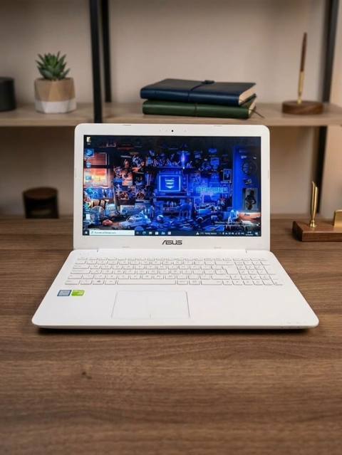 ASUS noutbuk, heçbir problemi yoxdur deyerinden qat qat aşaği qoyulub — Noutbuklar va planshetlar