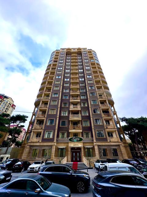 Satılır: 3 otaqlı mənzil, 150 m², 8/17 mərtəbə — Faiq Yusifov küçəsi — 430 000 ₼ · Баку · Mənzil Satılır: 3 otaqlı mənzil, 150 m², 8/17 mərtəbə — Faiq Yusifov küçəsi — Баку