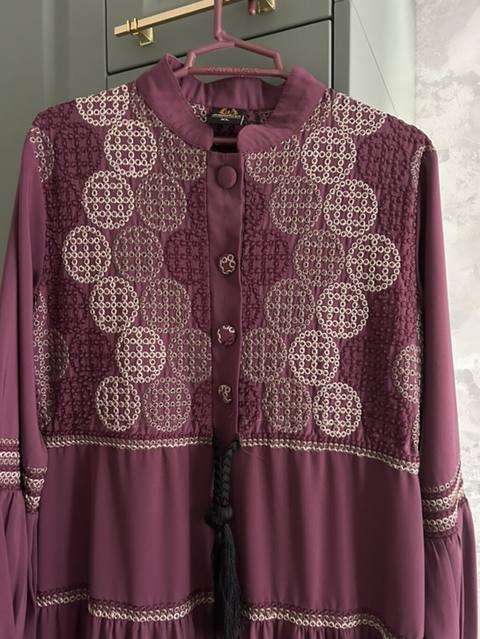 Zərif dizayna malik uzun qadın donu. Don tünd bənövşəyi/mürdüm çalarda — 30 ₼ · Баку · Gündəlik paltarlar Zərif dizayna malik uzun qadın donu. Don tünd bənövşəyi/mürdüm çalarda — Баку
