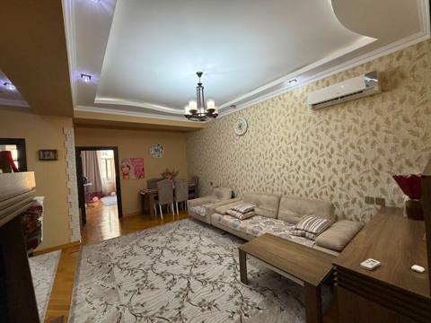 8-ci kilometr, 3 otaqlı, Yeni tikili, m. Neftçilər, 106 kv. m — Emlak