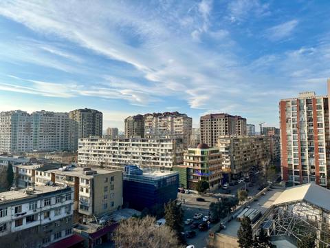 Satılır: 2 otaqlı mənzil, 87 m², 8/17 mərtəbə — Əliyar Əliyev küçəsi — 235 000 ₼ · Бакиханов · Mənzil Satılır: 2 otaqlı mənzil, 87 m², 8/17 mərtəbə — Əliyar Əliyev küçəsi — Бакиханов